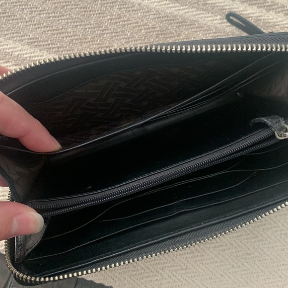 Cole Haan Black Leather Zippered Wallet Clutch - Picture 7 of 9